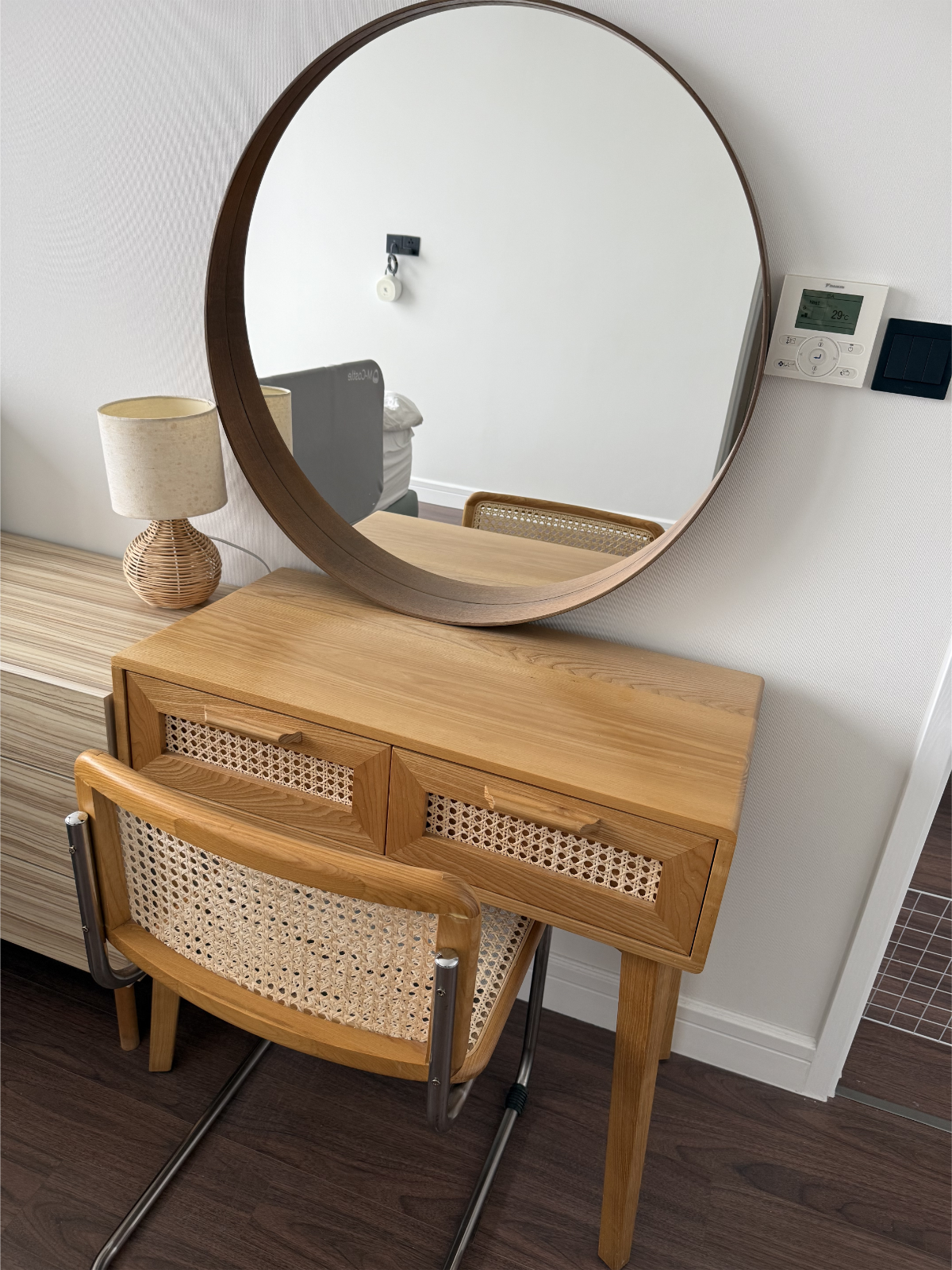 [팝니다] 화장대+의자+이케아거울 셋트